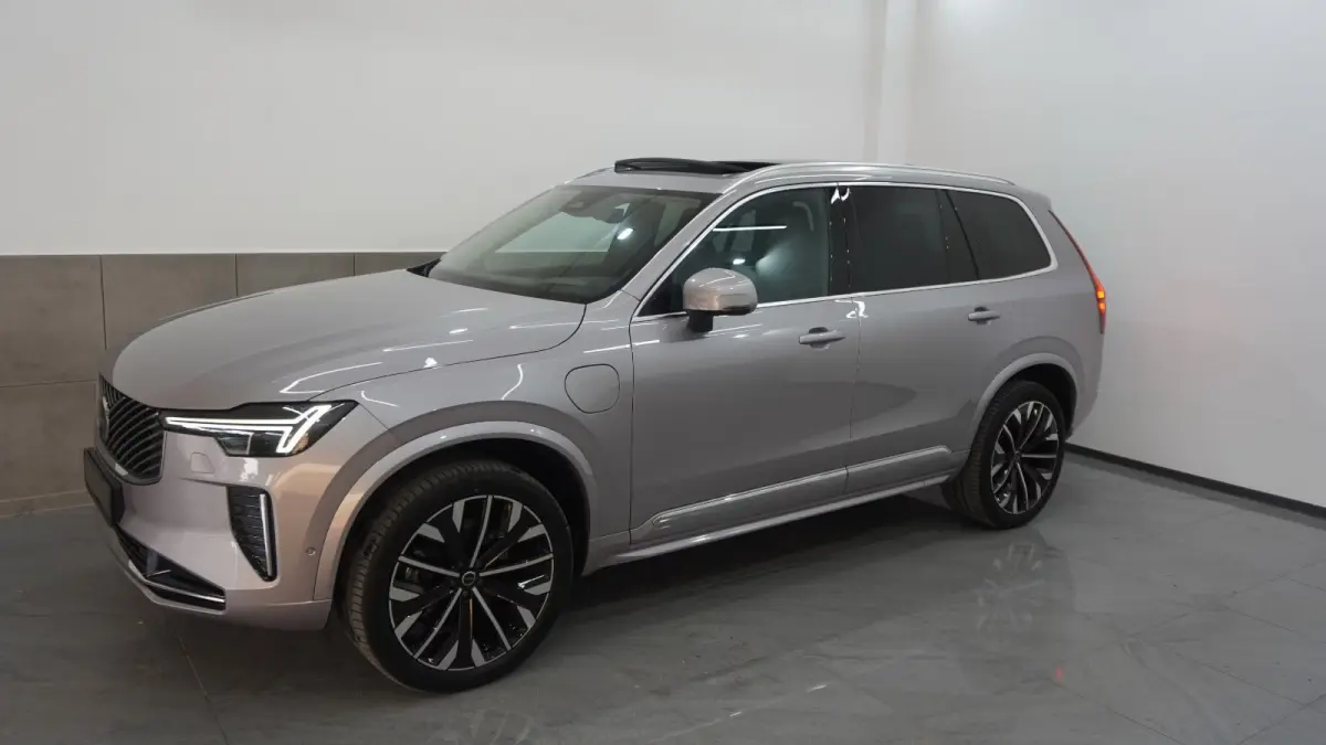 2.0 T8 Plug-in hybrid AWD Plus Bright ** FULL OPTIONS, PANO, TREKH, 21-inch LMV, H&K SOUND ** 41k onder NP - UNFALLFREI ** ** INFORMEER OOK NAAR ONZE AANTREKKELIJKE FINANCIAL-LEASE TARIEVEN 