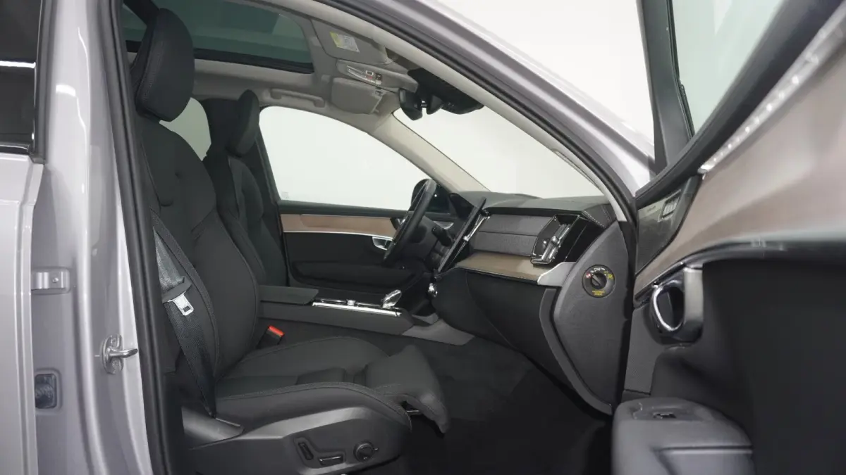 2.0 T8 Plug-in hybrid AWD Plus Bright ** FULL OPTIONS, PANO, TREKH, 21-inch LMV, H&K SOUND ** 41k onder NP - UNFALLFREI ** ** INFORMEER OOK NAAR ONZE AANTREKKELIJKE FINANCIAL-LEASE TARIEVEN 