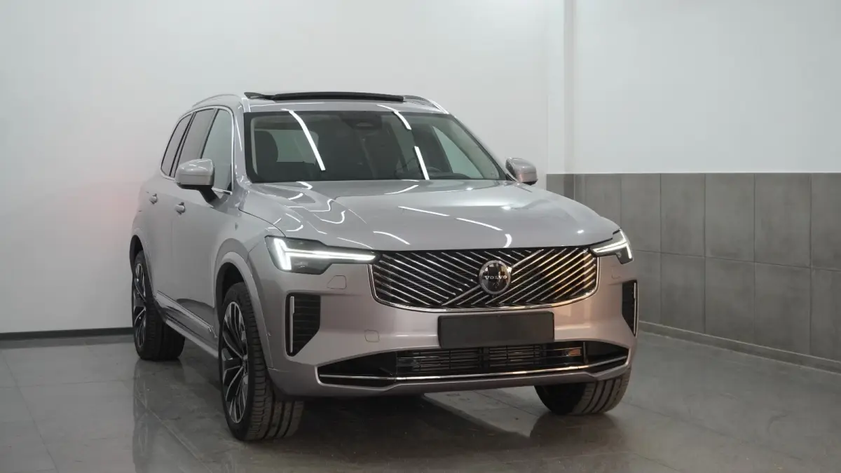 2.0 T8 Plug-in hybrid AWD Plus Bright ** FULL OPTIONS, PANO, TREKH, 21-inch LMV, H&K SOUND ** 41k onder NP - UNFALLFREI ** ** INFORMEER OOK NAAR ONZE AANTREKKELIJKE FINANCIAL-LEASE TARIEVEN 