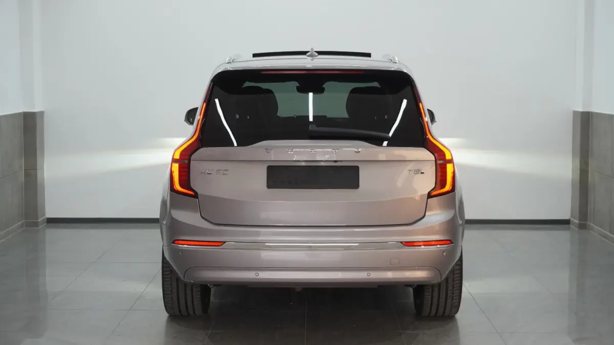 2.0 T8 Plug-in hybrid AWD Plus Bright ** FULL OPTIONS, PANO, TREKH, 21-inch LMV, H&K SOUND ** 41k onder NP - UNFALLFREI ** ** INFORMEER OOK NAAR ONZE AANTREKKELIJKE FINANCIAL-LEASE TARIEVEN 