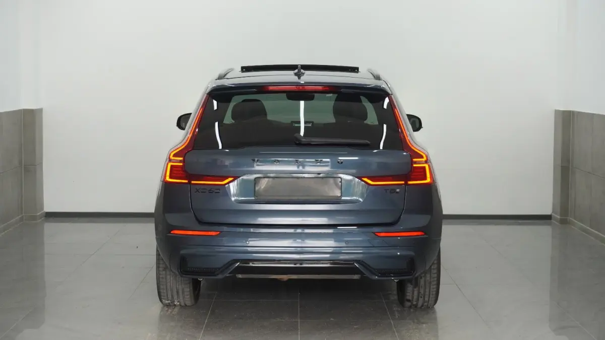 2.0 T8 Plug-in hybrid AWD BLACK EDITION (335kW/455PK) ** PANO, TREKH, ACC, HuD, 21-inch LMV ** 29k onder NP - UNFALLFREI ** ** INFORMEER OOK NAAR ONZE AANTREKKELIJKE FINANCIAL-LEASE TARIEVEN