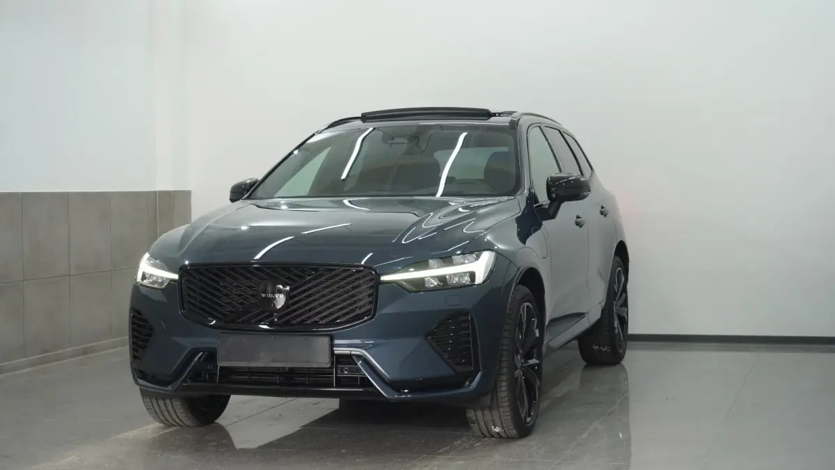 2.0 T8 Plug-in hybrid AWD BLACK EDITION (335kW/455PK) ** PANO, TREKH, ACC, HuD, 21-inch LMV ** 29k onder NP - UNFALLFREI ** ** INFORMEER OOK NAAR ONZE AANTREKKELIJKE FINANCIAL-LEASE TARIEVEN