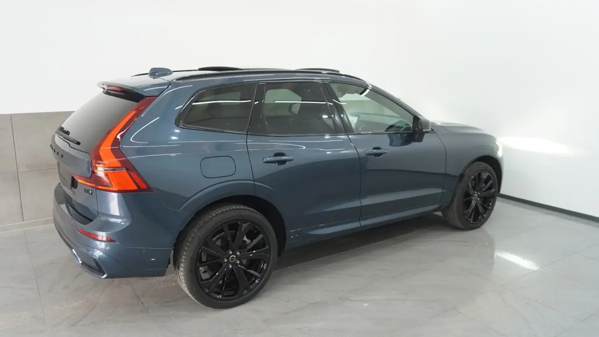 2.0 T8 Plug-in hybrid AWD BLACK EDITION (335kW/455PK) ** PANO, TREKH, ACC, HuD, 21-inch LMV ** 29k onder NP - UNFALLFREI ** ** INFORMEER OOK NAAR ONZE AANTREKKELIJKE FINANCIAL-LEASE TARIEVEN