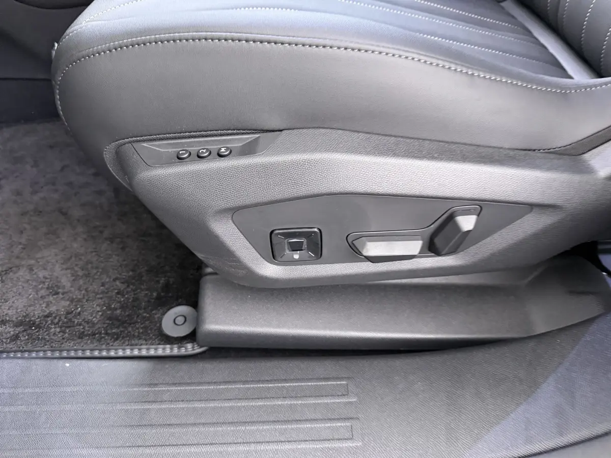 Pallas Black Edition | Proximity Keyless Entry