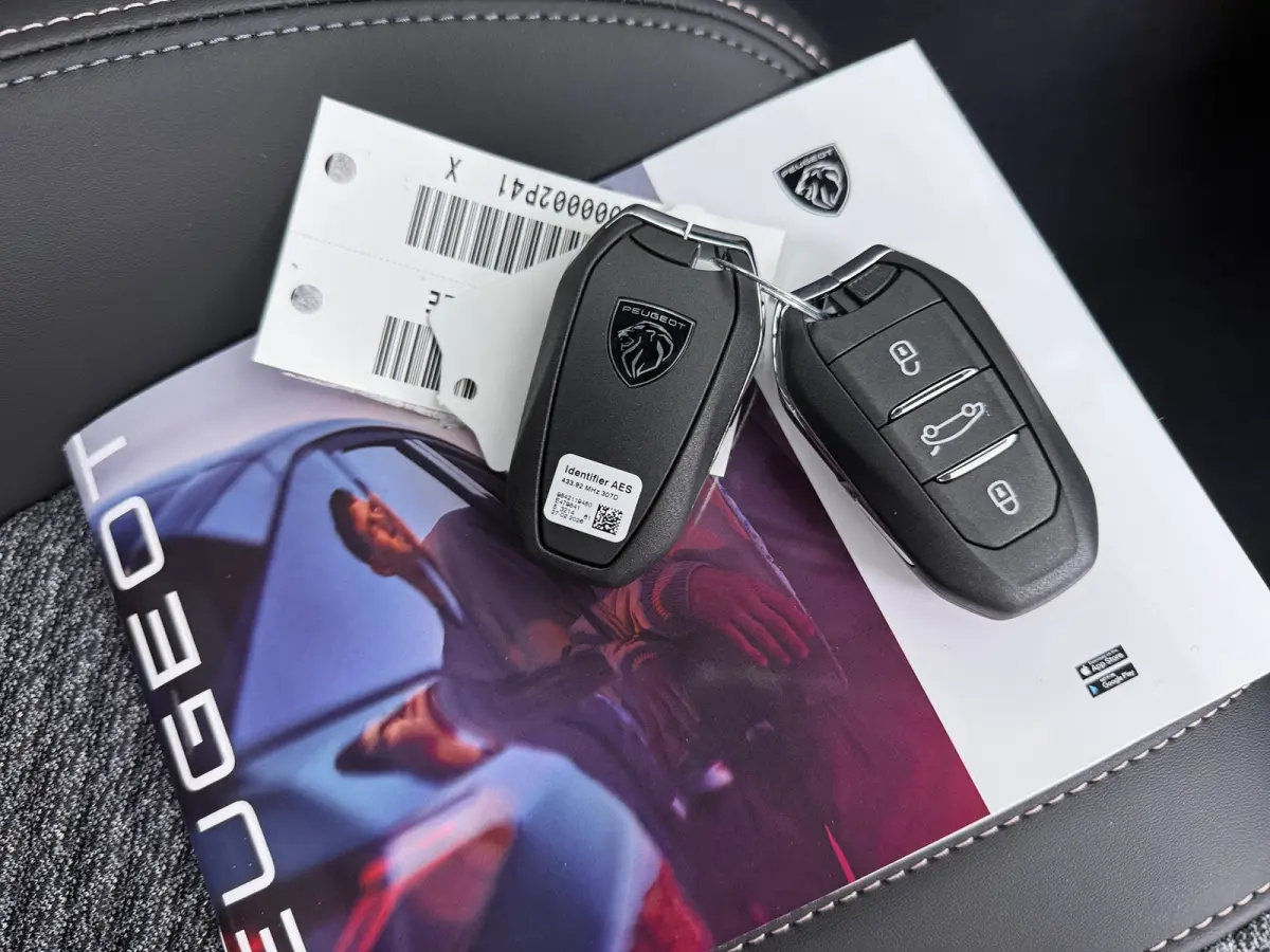 Allure | 360 Vision & Drive Assist Pack | Elektrische parkeerrem | Extra getinte achterste zijruiten en achterruit