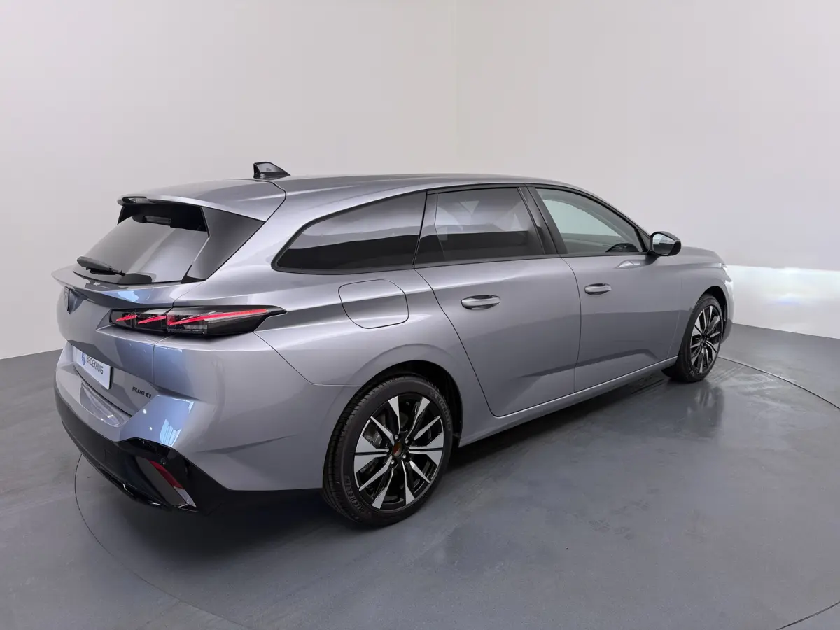 Allure | 360 Vision & Drive Assist Pack | Elektrische parkeerrem | Extra getinte achterste zijruiten en achterruit