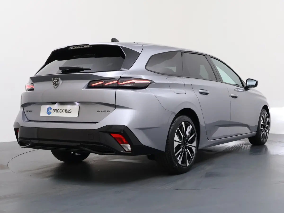 Allure | 360 Vision & Drive Assist Pack | Elektrische parkeerrem | Extra getinte achterste zijruiten en achterruit