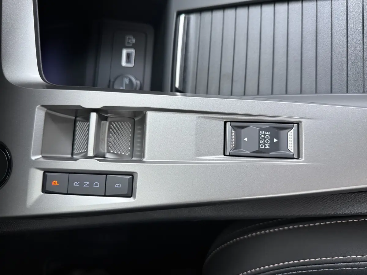 Allure | 360 Vision & Drive Assist Pack | Elektrische parkeerrem | Extra getinte achterste zijruiten en achterruit