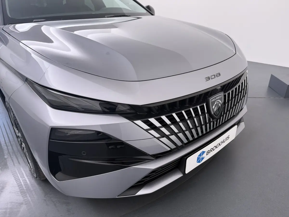 Allure | 360 Vision & Drive Assist Pack | Elektrische parkeerrem | Extra getinte achterste zijruiten en achterruit