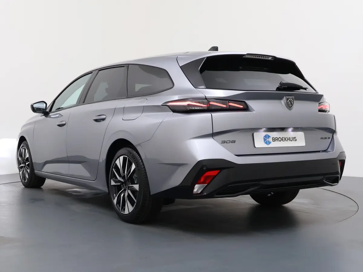 Allure | 360 Vision & Drive Assist Pack | Elektrische parkeerrem | Extra getinte achterste zijruiten en achterruit