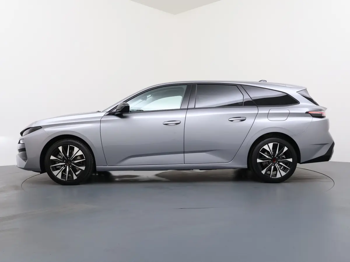 Allure | 360 Vision & Drive Assist Pack | Elektrische parkeerrem | Extra getinte achterste zijruiten en achterruit