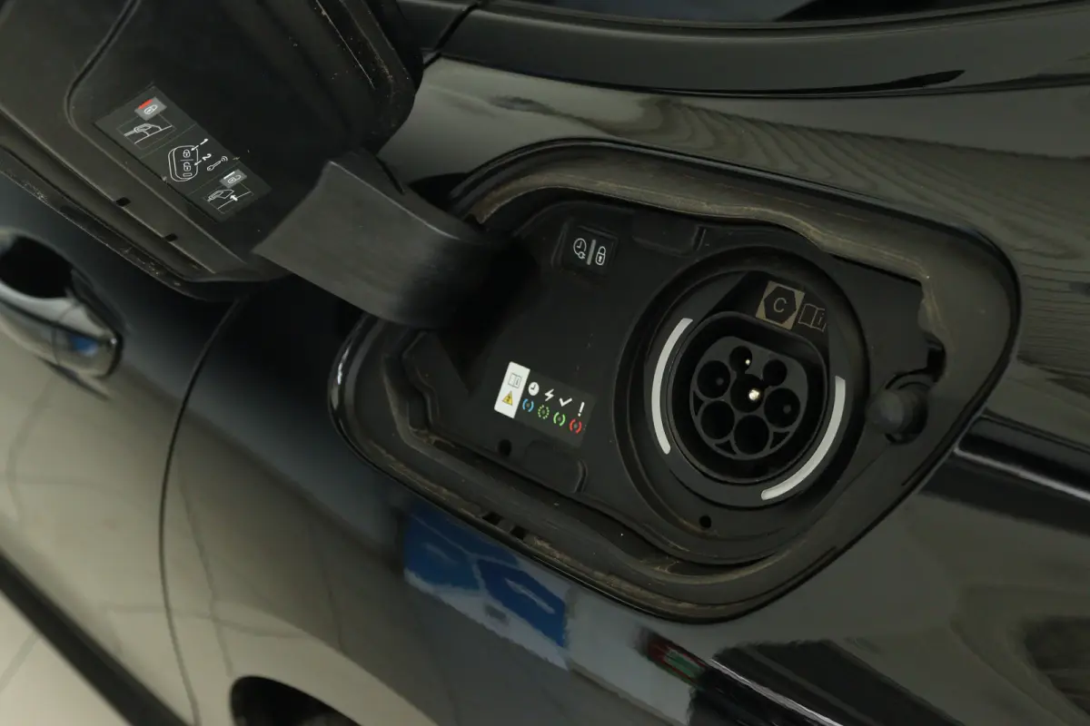 1.6 HYbrid PSE 360PK | Schuifdak | Nightvision | Focal | 360 Camera | Massage | MATRIX | Adaptieve Demping | Carplay | Memory | Keyless