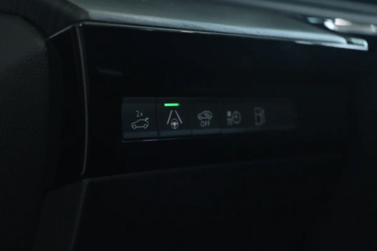 1.6 HYbrid PSE 360PK | Schuifdak | Nightvision | Focal | 360 Camera | Massage | MATRIX | Adaptieve Demping | Carplay | Memory | Keyless