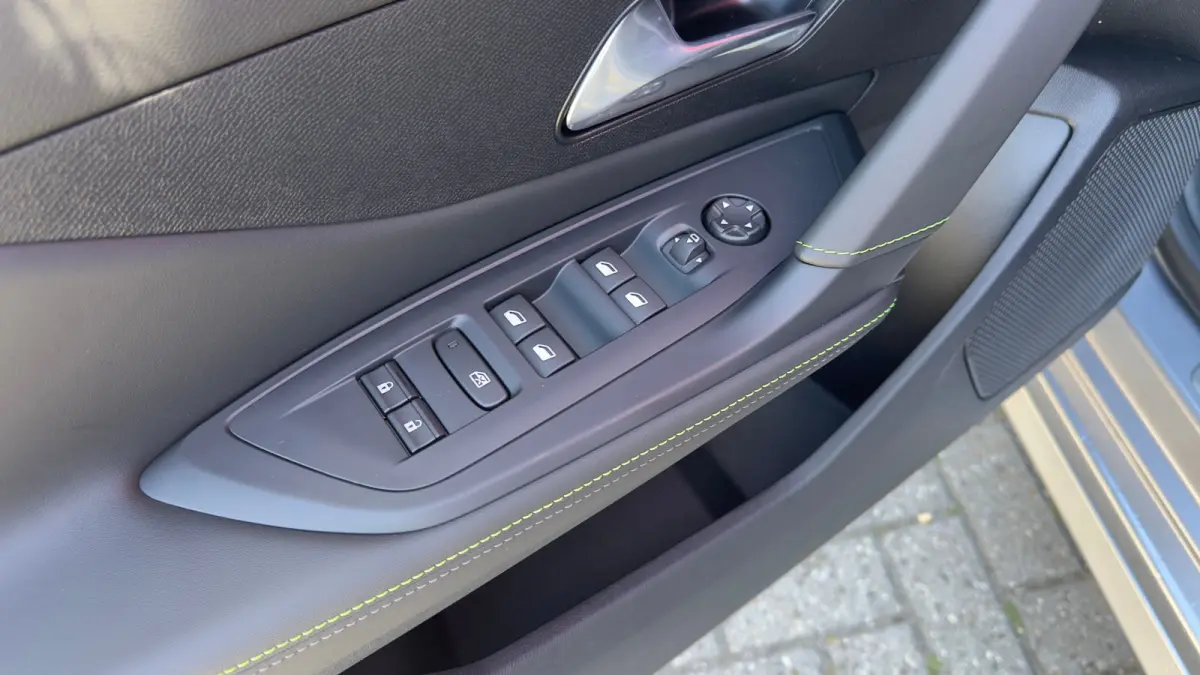 GT | Driver Sport Pack | Elektrische parkeerrem | Extra getinte achterste zijruiten en achterruit