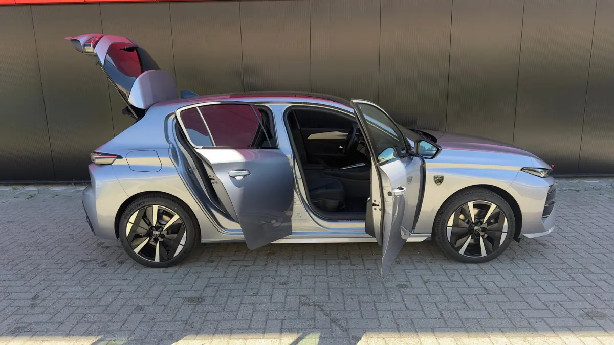 GT | Driver Sport Pack | Elektrische parkeerrem | Extra getinte achterste zijruiten en achterruit