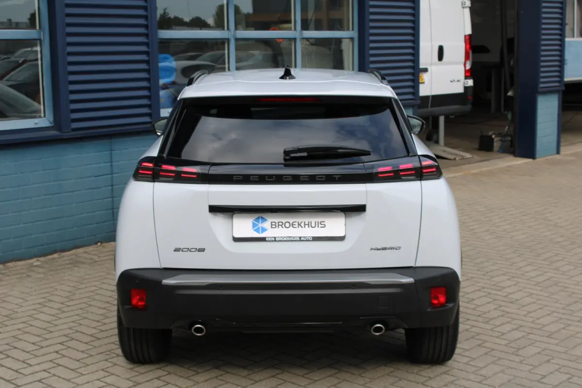 Envy | Active Safety Brake met camera en radar (automatisch noodremsysteem) met Distance Alert (waarschuwing dreigende aanrijding) | Advanced Active Safety Brake met camera en radar | Climat