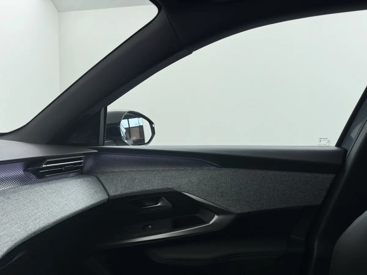 GT | Adaptieve cruise control met Stop&Go functie | LED 3D-achterlichten | Pack Safety Plus
