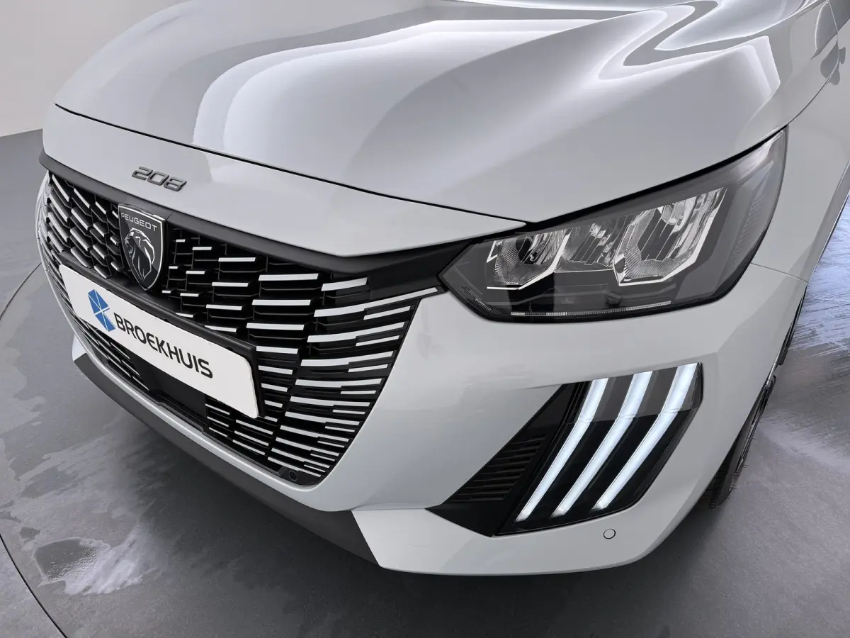 | €5000 Voorraad Voordeel | Business | 10" HD-touchscreen met PEUGEOT i-Connect® Advanced Navigatie | Elektrische parkeerrem | Extra getinte achterste zijruiten en achterruit