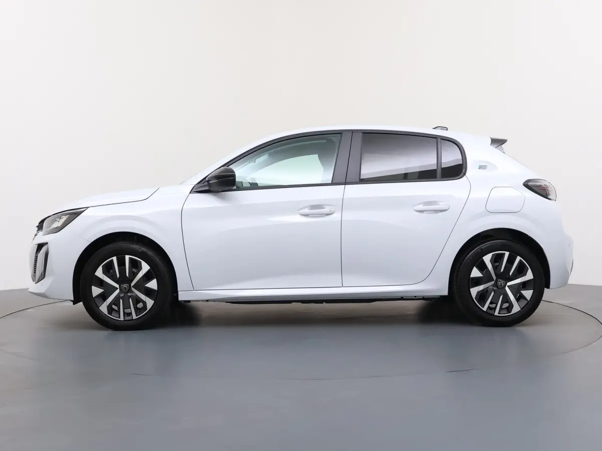 | €5000 Voorraad Voordeel | Business | 10" HD-touchscreen met PEUGEOT i-Connect® Advanced Navigatie | Elektrische parkeerrem | Extra getinte achterste zijruiten en achterruit