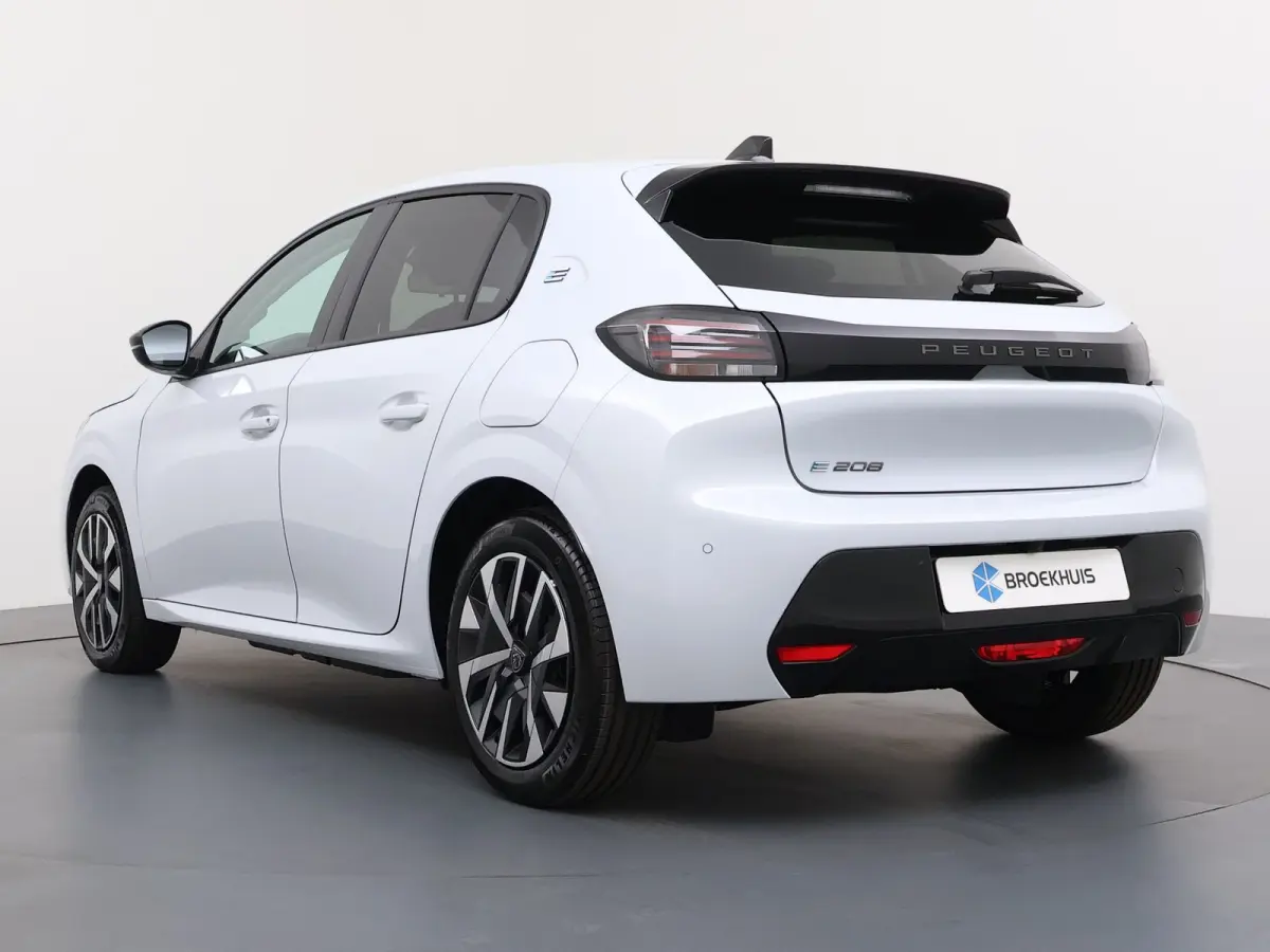 | €5000 Voorraad Voordeel | Business | 10" HD-touchscreen met PEUGEOT i-Connect® Advanced Navigatie | Elektrische parkeerrem | Extra getinte achterste zijruiten en achterruit