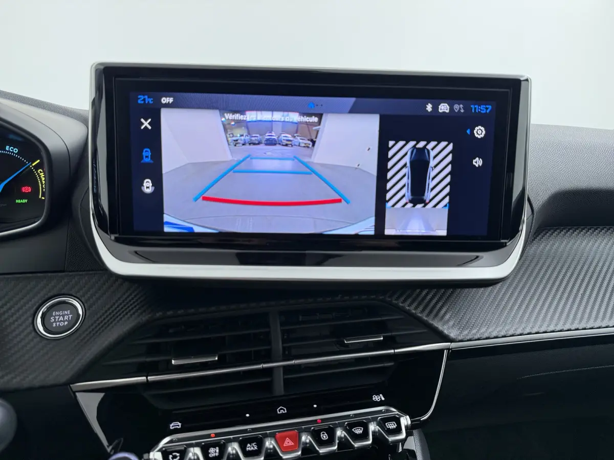 | €5000 Voorraad Voordeel | Business | 10" HD-touchscreen met PEUGEOT i-Connect® Advanced Navigatie | Elektrische parkeerrem | Extra getinte achterste zijruiten en achterruit