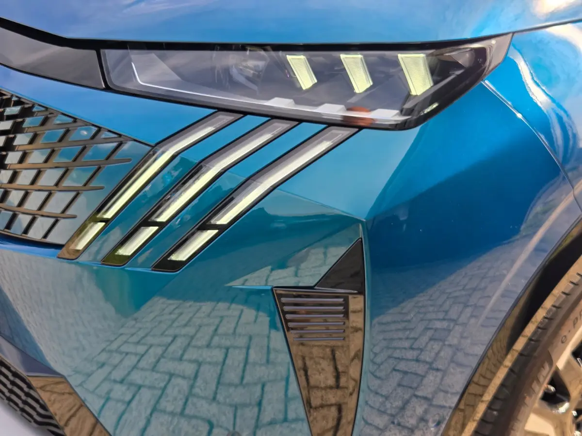 GT | Adaptieve cruise control met Stop&Go functie | LED 3D-achterlichten | Pack Safety Plus