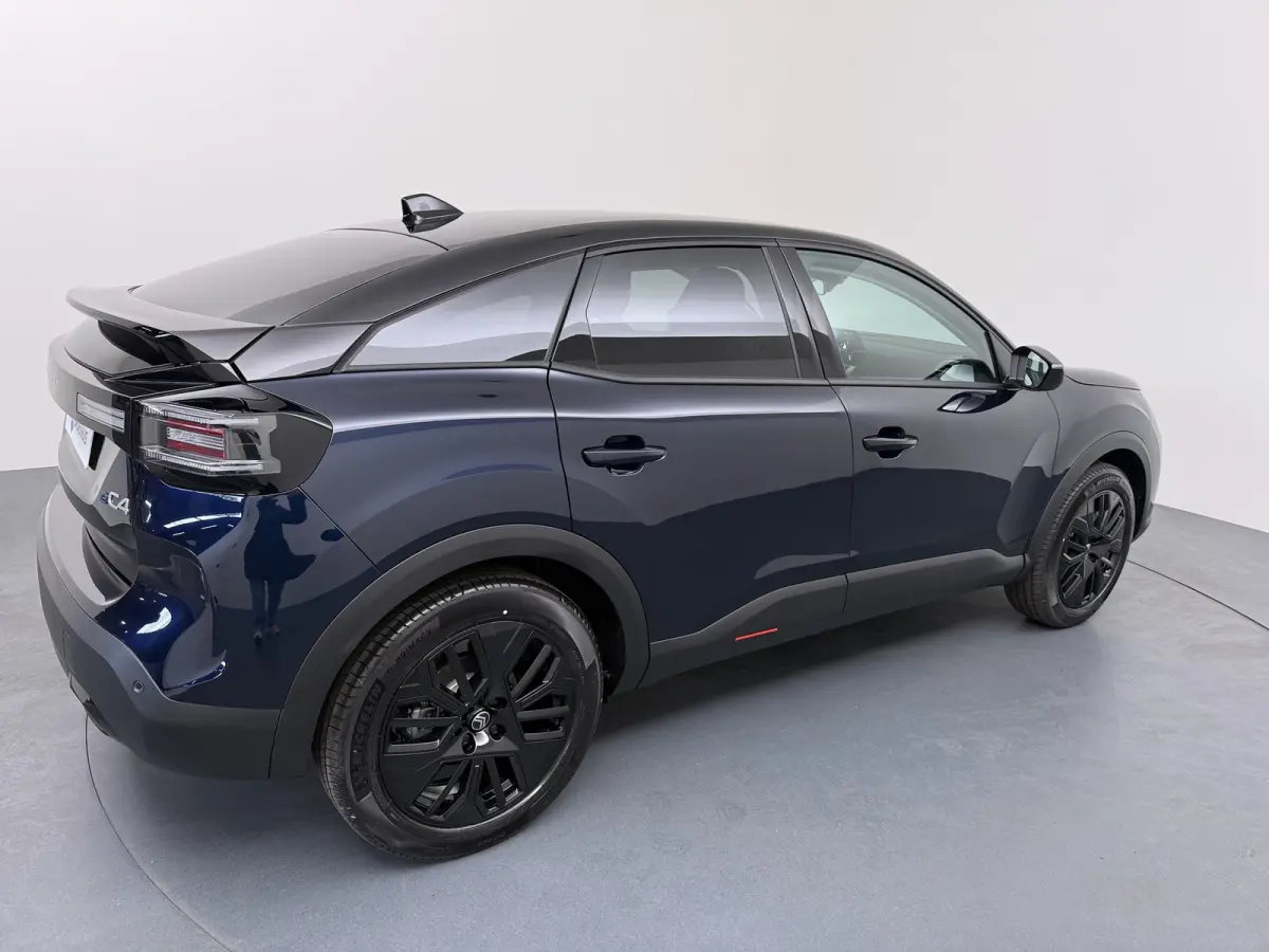 Collection - Elektrisch, (2025-60) | Achteruitrijcamera met Top Rear Vision (180° weergave van ruimte achter de auto) | Automatische airconditioning met actief carbonfilter | Boordlader 11k