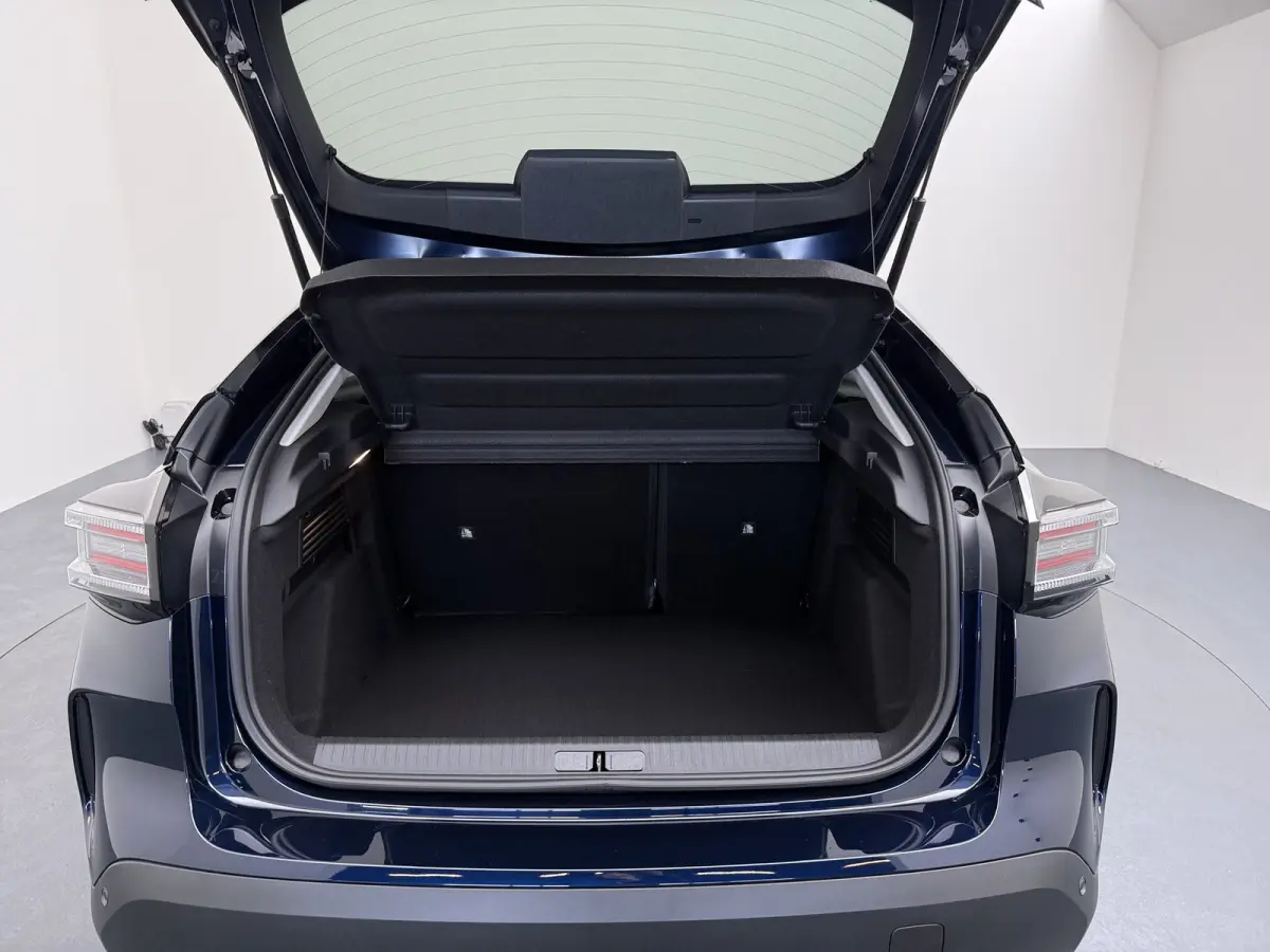 Collection - Elektrisch, (2025-60) | Achteruitrijcamera met Top Rear Vision (180° weergave van ruimte achter de auto) | Automatische airconditioning met actief carbonfilter | Boordlader 11k