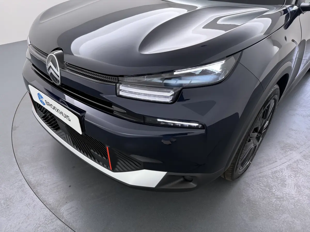 Collection - Elektrisch, (2025-60) | Achteruitrijcamera met Top Rear Vision (180° weergave van ruimte achter de auto) | Automatische airconditioning met actief carbonfilter | Boordlader 11k