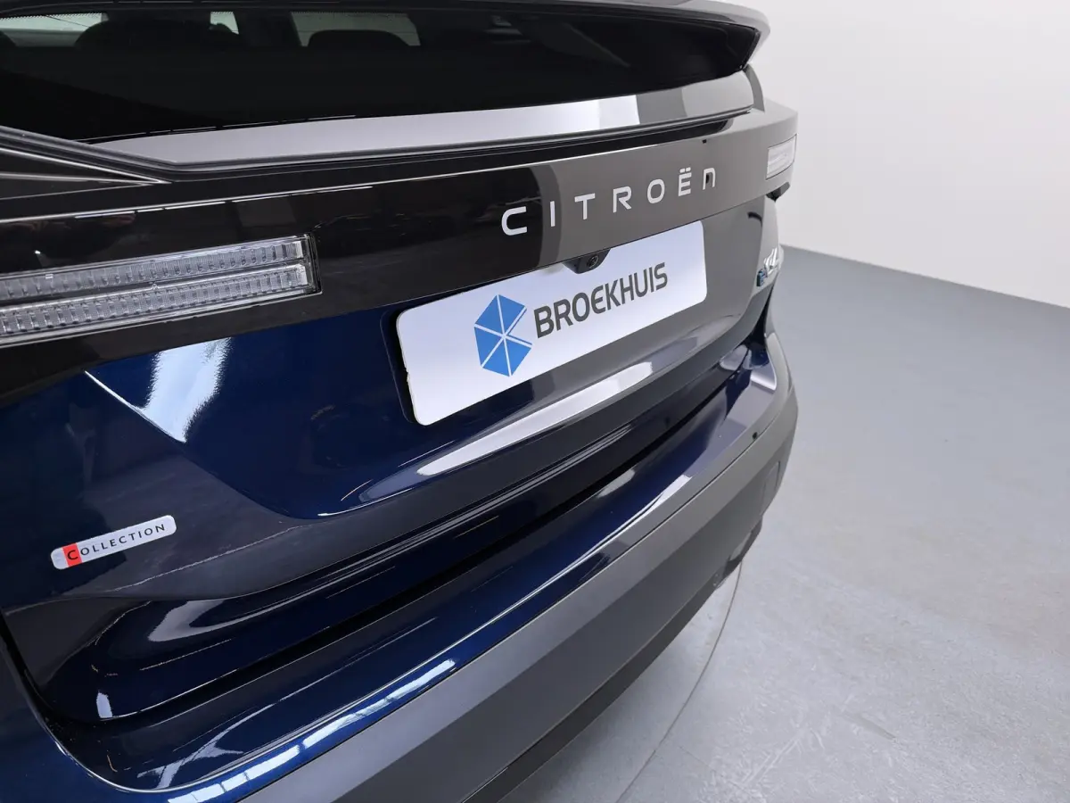 Collection - Elektrisch, (2025-60) | Achteruitrijcamera met Top Rear Vision (180° weergave van ruimte achter de auto) | Automatische airconditioning met actief carbonfilter | Boordlader 11k