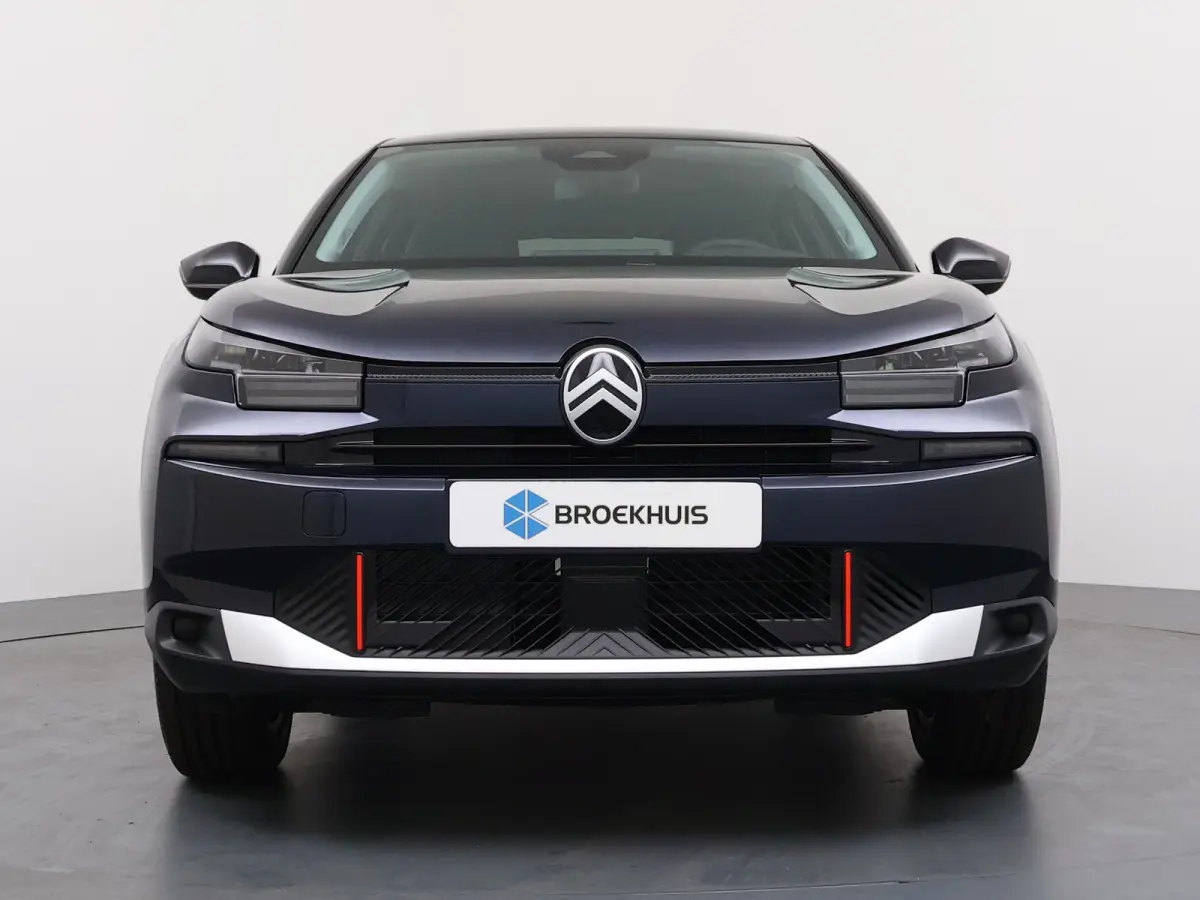 Collection - Elektrisch, (2025-60) | Achteruitrijcamera met Top Rear Vision (180° weergave van ruimte achter de auto) | Automatische airconditioning met actief carbonfilter | Boordlader 11k