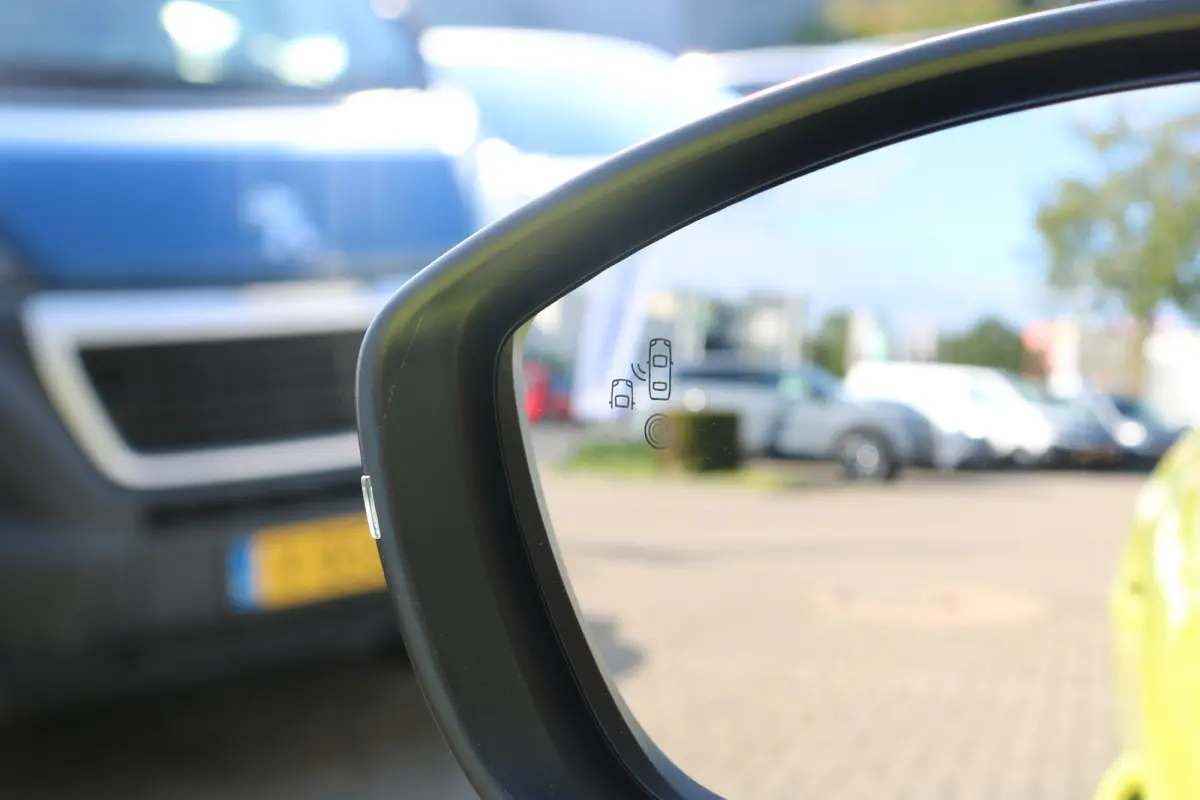 Allure | Elektrische parkeerrem | Extra getinte achterste zijruiten en achterruit | Extra getinte achterste zijruiten en achterruit