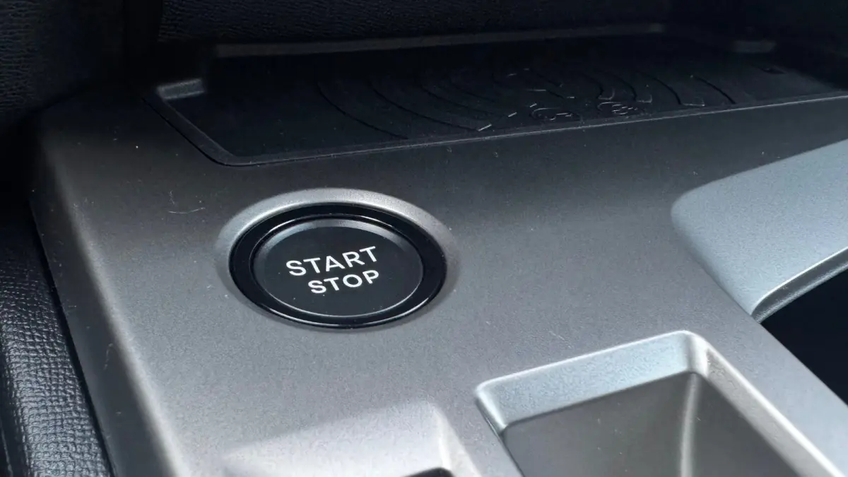 Allure | Elektrische parkeerrem | Extra getinte achterste zijruiten en achterruit | ISOFIX-bevestigingspunten voor drie kinderzitjes. Op de passagiersstoel en de buitenste zitplaatsen van de