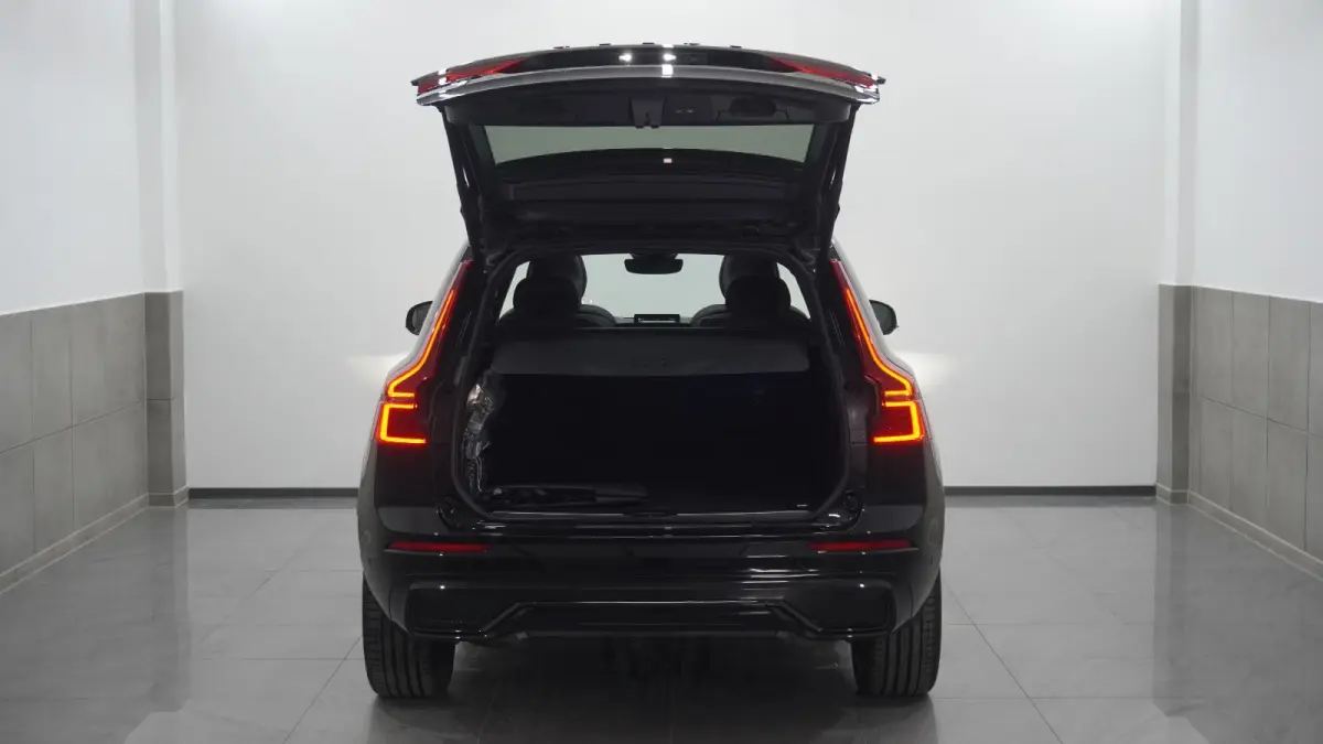 2.0 T8 Plug-in hybrid AWD BLACK EDITION (335kW/455PK) ** PANO, TREKH, ACC, HuD, 21-inch LMV ** 29k onder NP - UNFALLFREI ** ** INFORMEER OOK NAAR ONZE AANTREKKELIJKE FINANCIAL-LEASE TARIEVEN