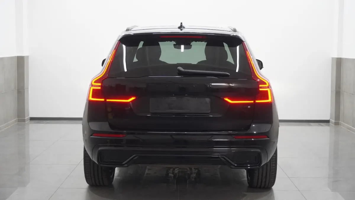 2.0 T8 Plug-in hybrid AWD BLACK EDITION (335kW/455PK) ** PANO, TREKH, ACC, HuD, 21-inch LMV ** 29k onder NP - UNFALLFREI ** ** INFORMEER OOK NAAR ONZE AANTREKKELIJKE FINANCIAL-LEASE TARIEVEN