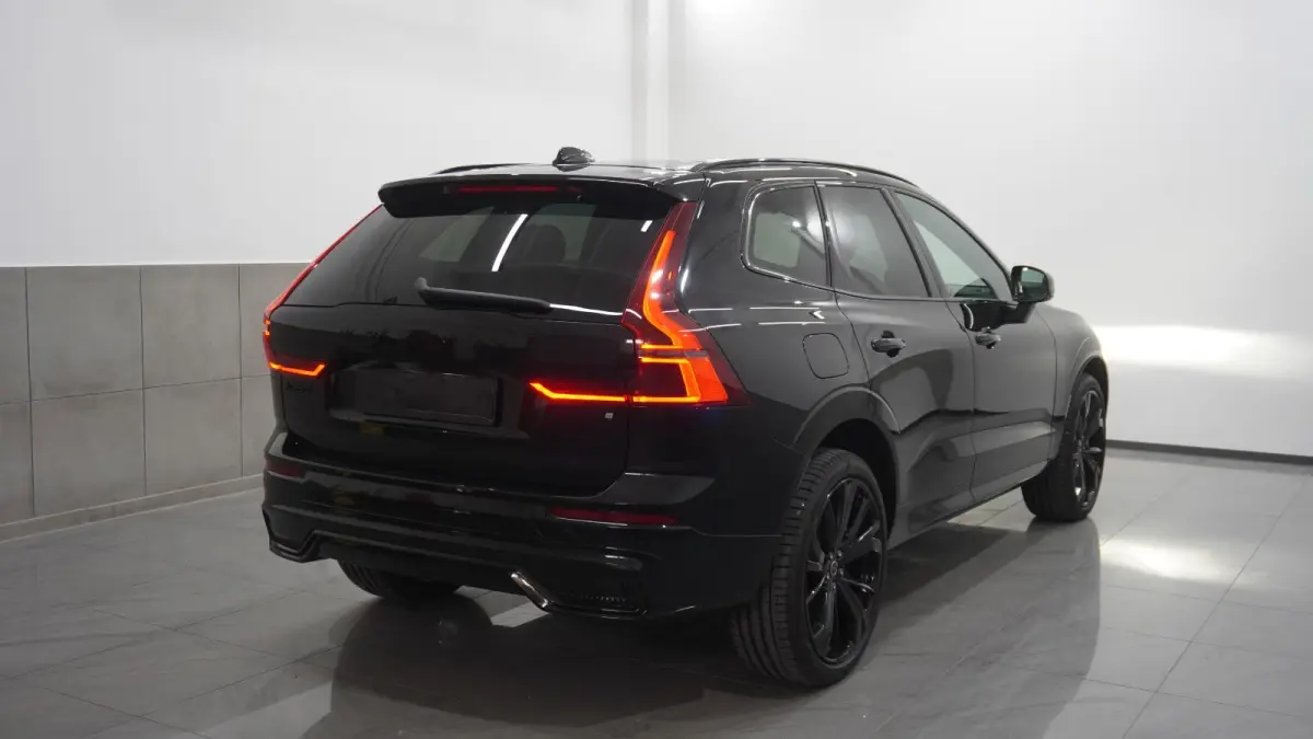 2.0 T8 Plug-in hybrid AWD BLACK EDITION (335kW/455PK) ** PANO, TREKH, ACC, HuD, 21-inch LMV ** 29k onder NP - UNFALLFREI ** ** INFORMEER OOK NAAR ONZE AANTREKKELIJKE FINANCIAL-LEASE TARIEVEN