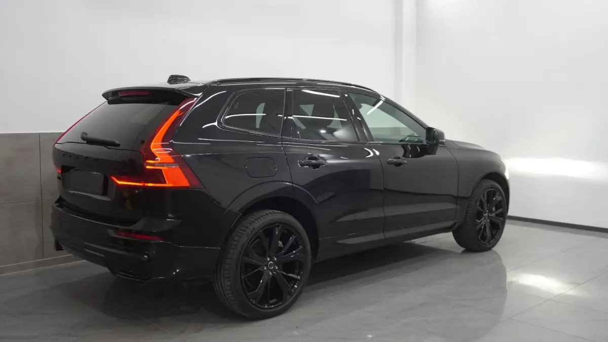 2.0 T8 Plug-in hybrid AWD BLACK EDITION (335kW/455PK) ** PANO, TREKH, ACC, HuD, 21-inch LMV ** 29k onder NP - UNFALLFREI ** ** INFORMEER OOK NAAR ONZE AANTREKKELIJKE FINANCIAL-LEASE TARIEVEN