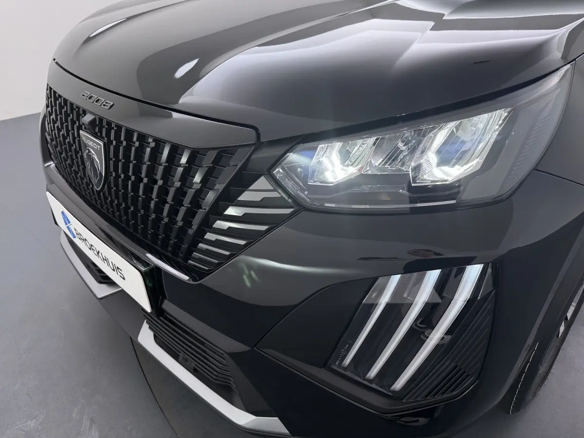 Allure | Active Safety Brake met camera en radar (automatisch noodremsysteem) met Distance Alert (waarschuwing dreigende aanrijding) | Advanced Active Safety Brake met camera en radar | Clim