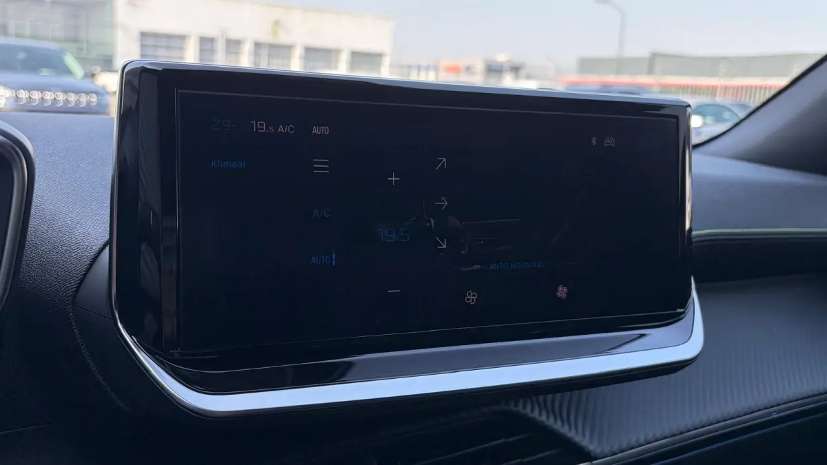 GT | Active Safety Brake met camera en radar (automatisch noodremsysteem) met Distance Alert (waarschuwing dreigende aanrijding) | Advanced Active Safety Brake met camera en radar | Climate 