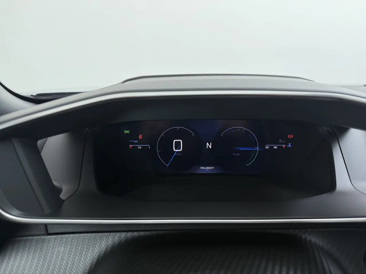 GT | Active Safety Brake met camera en radar (automatisch noodremsysteem) met Distance Alert (waarschuwing dreigende aanrijding) | Advanced Active Safety Brake met camera en radar | Climate 