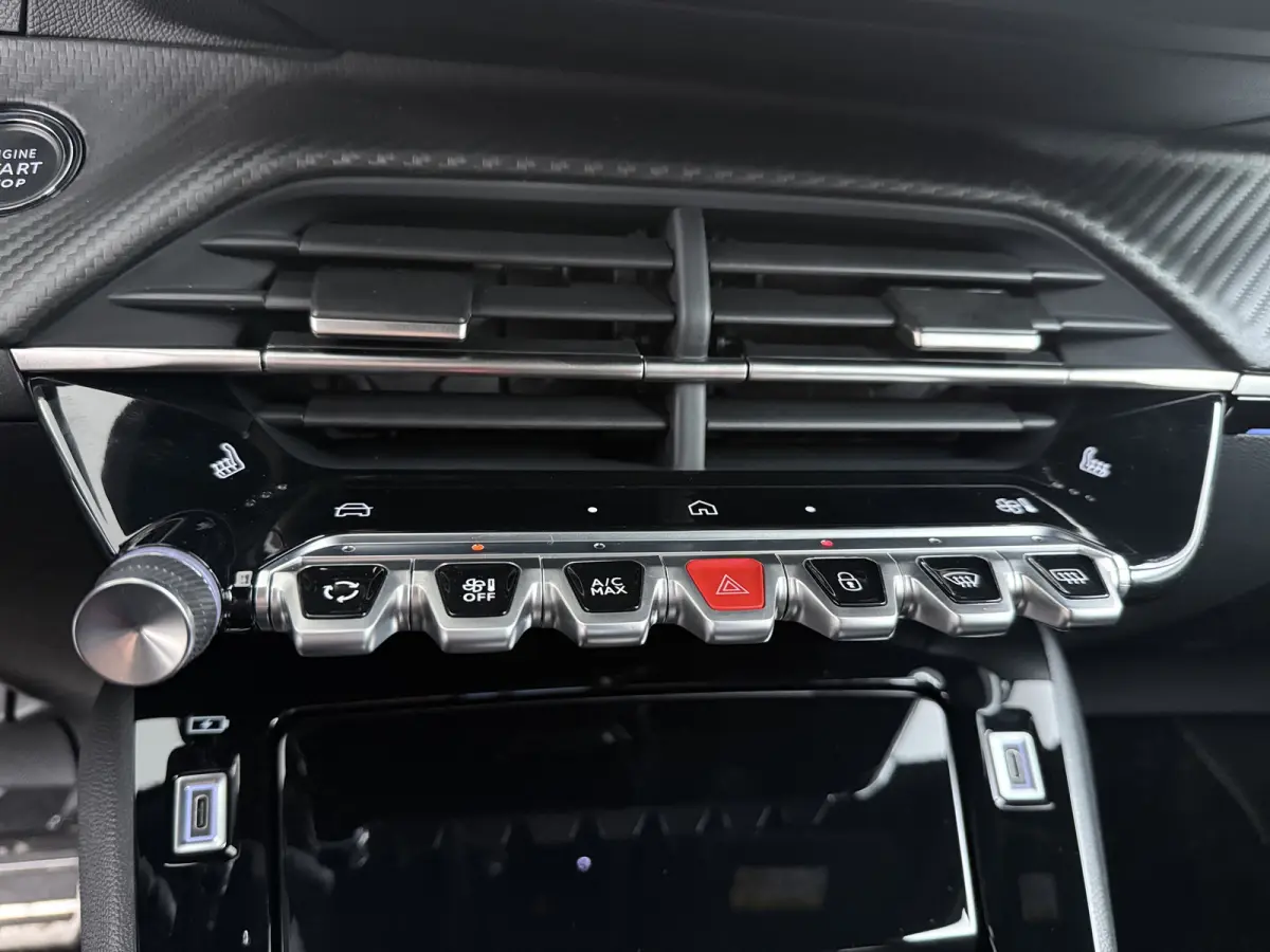 GT | Active Safety Brake met camera en radar (automatisch noodremsysteem) met Distance Alert (waarschuwing dreigende aanrijding) | Advanced Active Safety Brake met camera en radar | Climate 