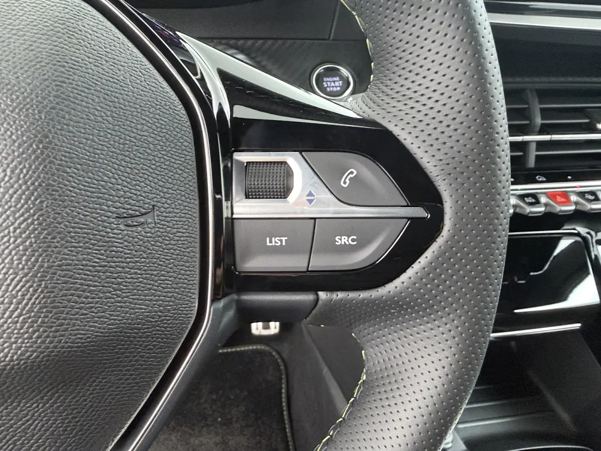 GT | Active Safety Brake met camera en radar (automatisch noodremsysteem) met Distance Alert (waarschuwing dreigende aanrijding) | Advanced Active Safety Brake met camera en radar | Climate 