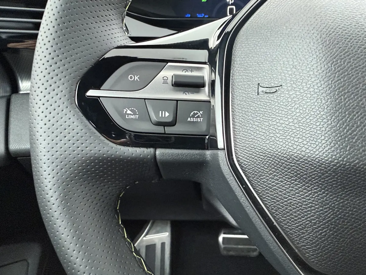 GT | Bekleding Alcantara/kunstleder | Driver Sport Pack | Elektrische parkeerrem