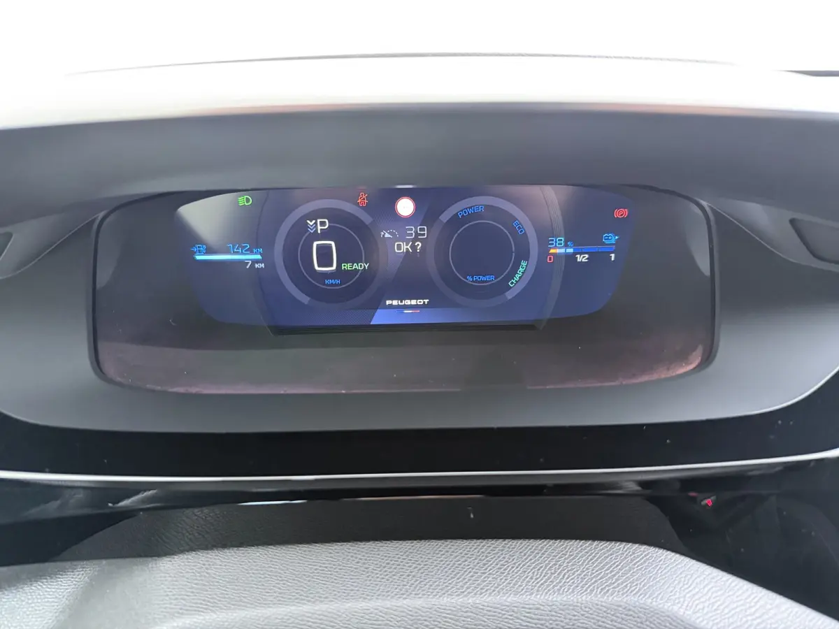 GT | Bekleding Alcantara/kunstleder | Driver Sport Pack | Elektrische parkeerrem