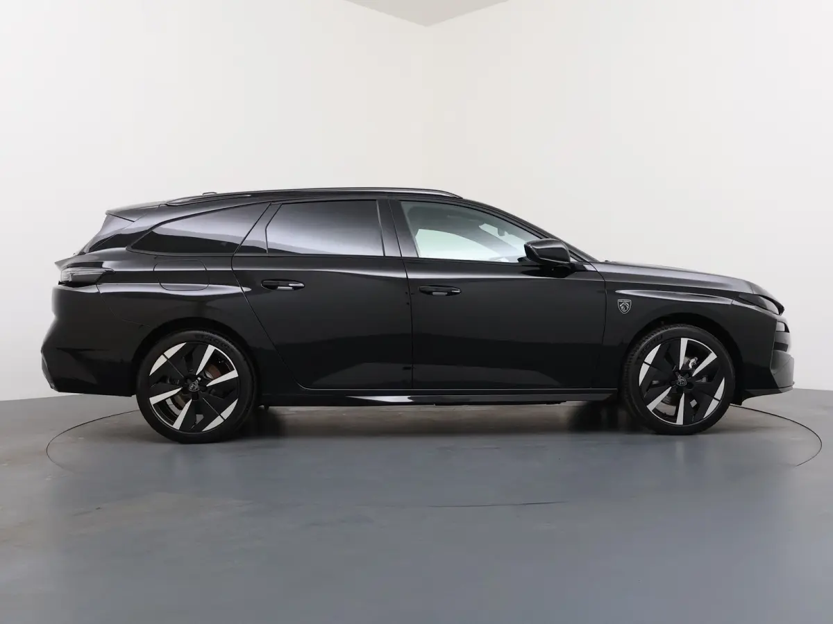 GT | Bekleding Alcantara/kunstleder | Driver Sport Pack | Elektrische parkeerrem