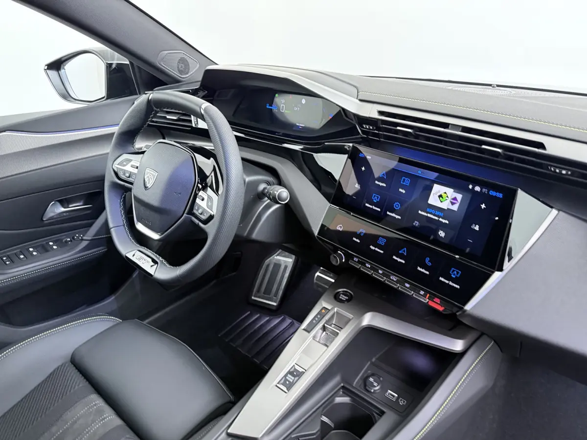 GT | Bekleding Alcantara/kunstleder | Driver Sport Pack | Elektrische parkeerrem