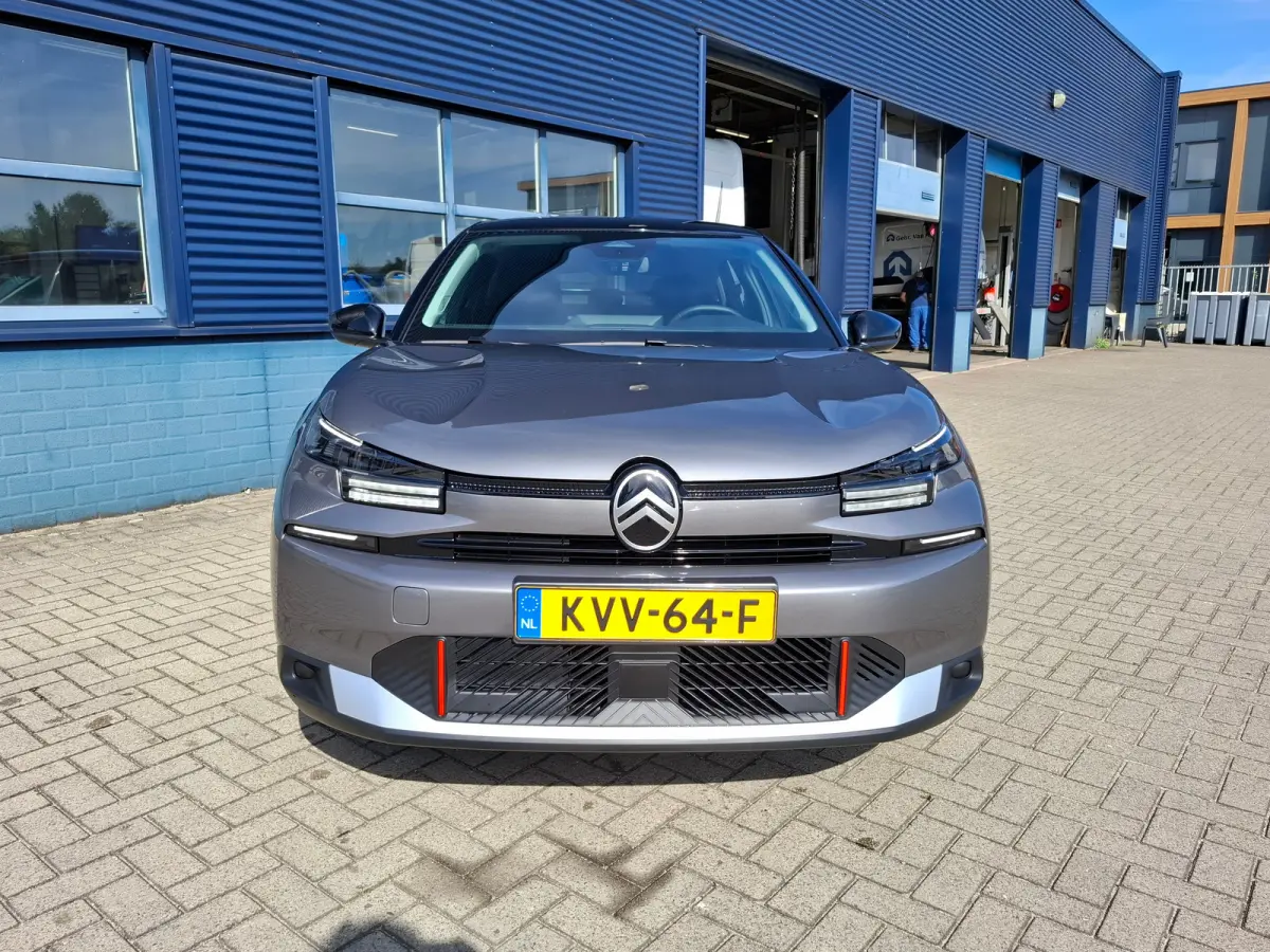 Collection - Elektrisch | Achteruitrijcamera met Top Rear Vision (180° weergave van ruimte achter de auto) | Automatische airconditioning met actief carbonfilter | Boordlader 11kW - 3 fasen