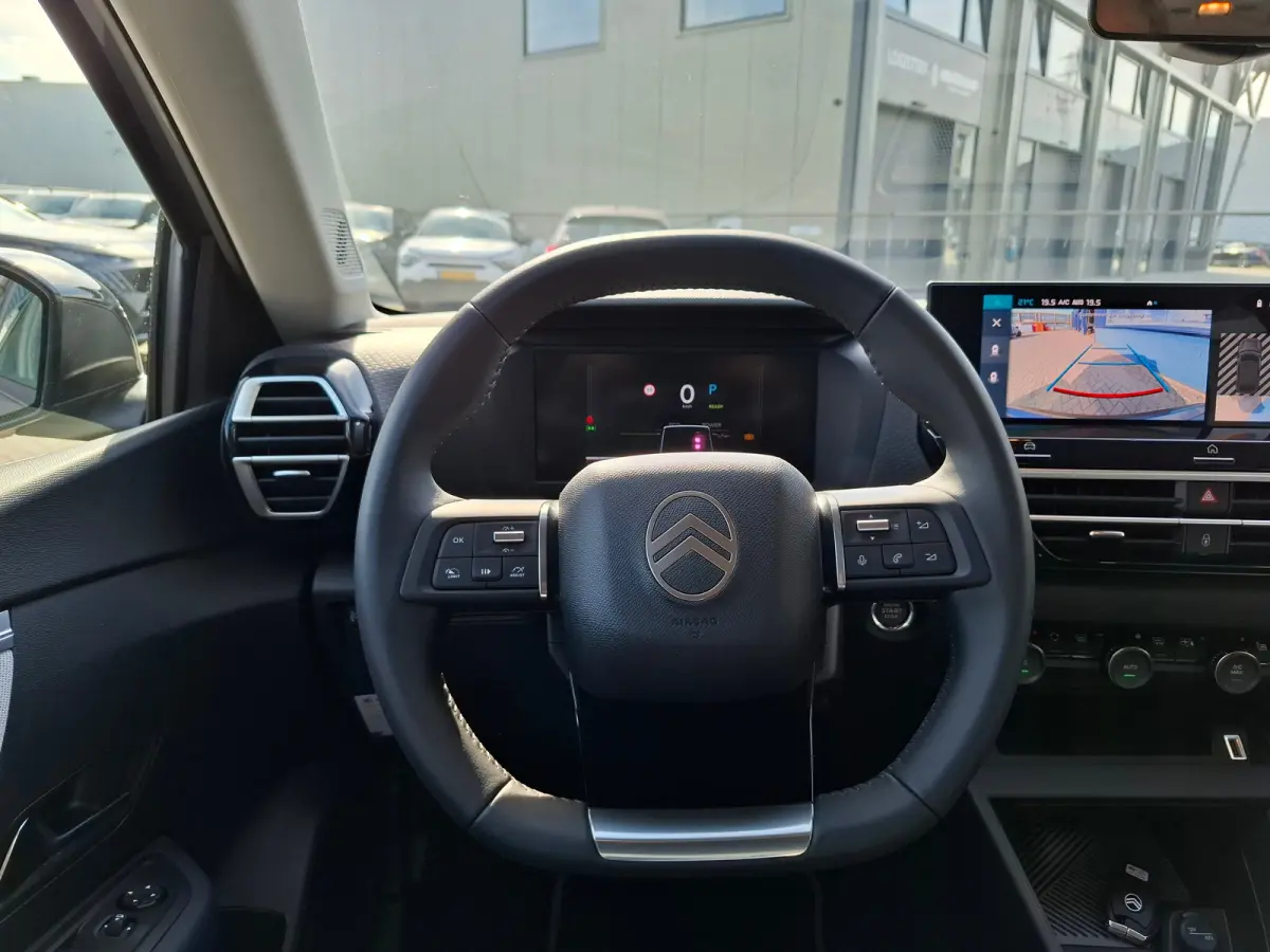 Collection - Elektrisch | Achteruitrijcamera met Top Rear Vision (180° weergave van ruimte achter de auto) | Automatische airconditioning met actief carbonfilter | Boordlader 11kW - 3 fasen