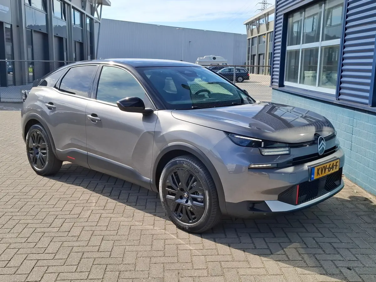 Collection - Elektrisch | Achteruitrijcamera met Top Rear Vision (180° weergave van ruimte achter de auto) | Automatische airconditioning met actief carbonfilter | Boordlader 11kW - 3 fasen