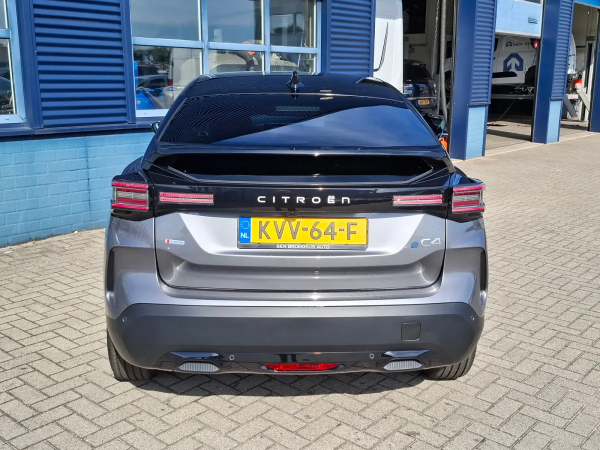 Collection - Elektrisch | Achteruitrijcamera met Top Rear Vision (180° weergave van ruimte achter de auto) | Automatische airconditioning met actief carbonfilter | Boordlader 11kW - 3 fasen